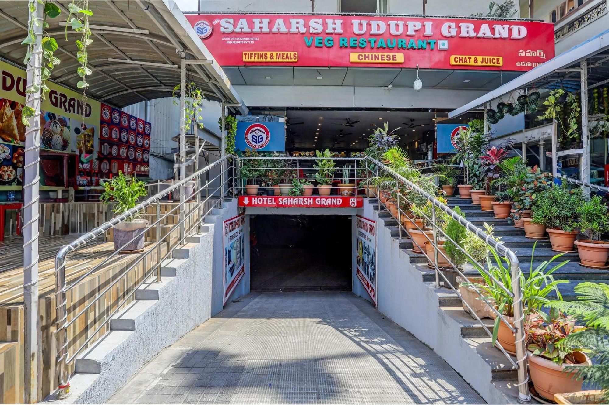 Capital O Saharsh Grand Near Shilparamam Haïdarabad Extérieur photo